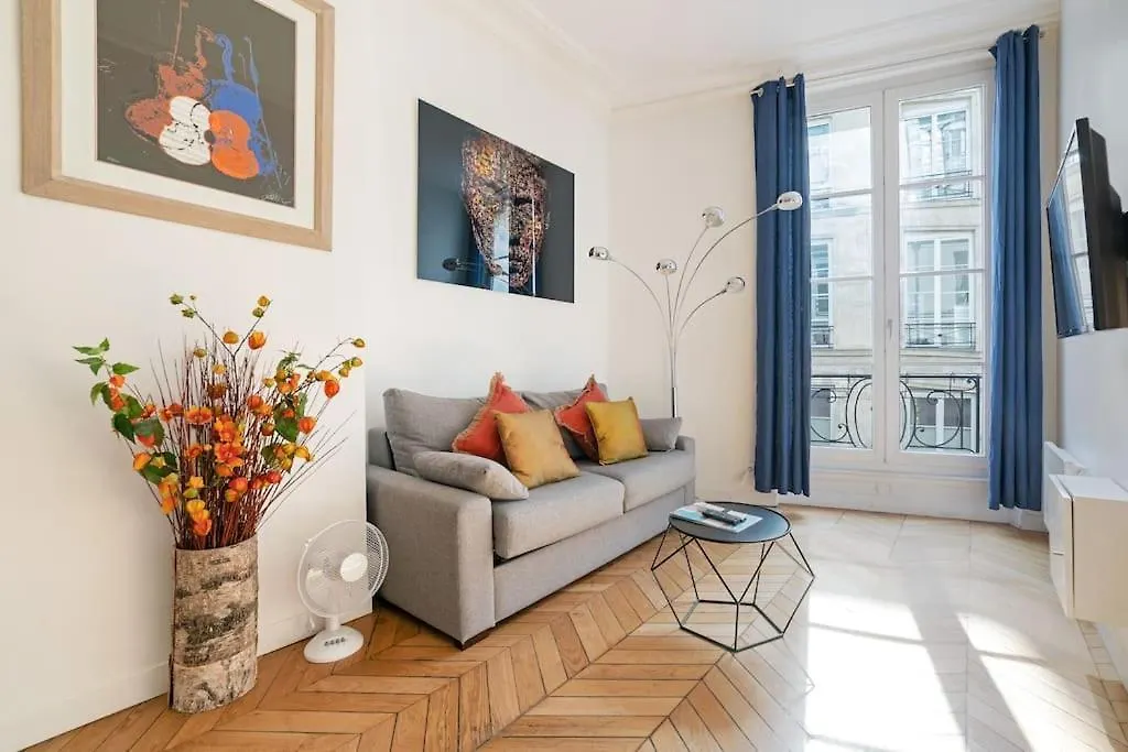 Luxe 1-Br Gem Steps From The Louvre & Opera Apartment Paris 0*,